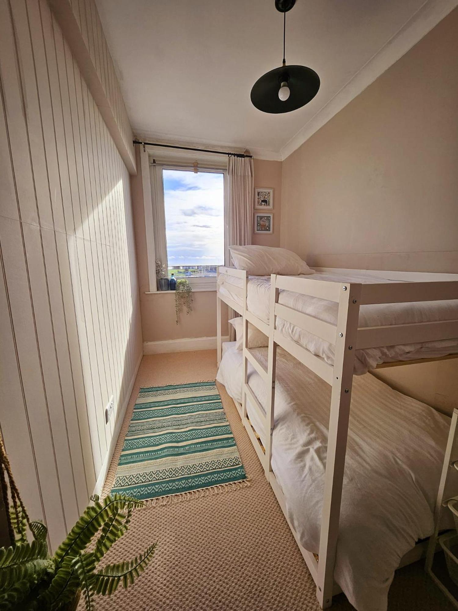 Seaview 2 Bedroom Apartment Littlehampton Buitenkant foto